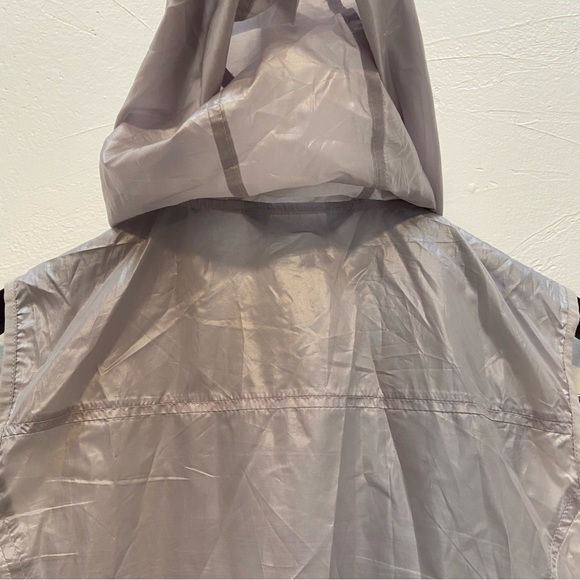 BEAN POLE GOLF SILVER METALLIC LIGHTWEIGHT HOODED GOLF TENNIS SLEEVELESS VEST - Picture 12 of 16